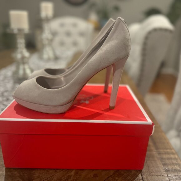 (C) Coach Selma Cloud Kid Suede Heels Size 8 - Picture 2 of 4
